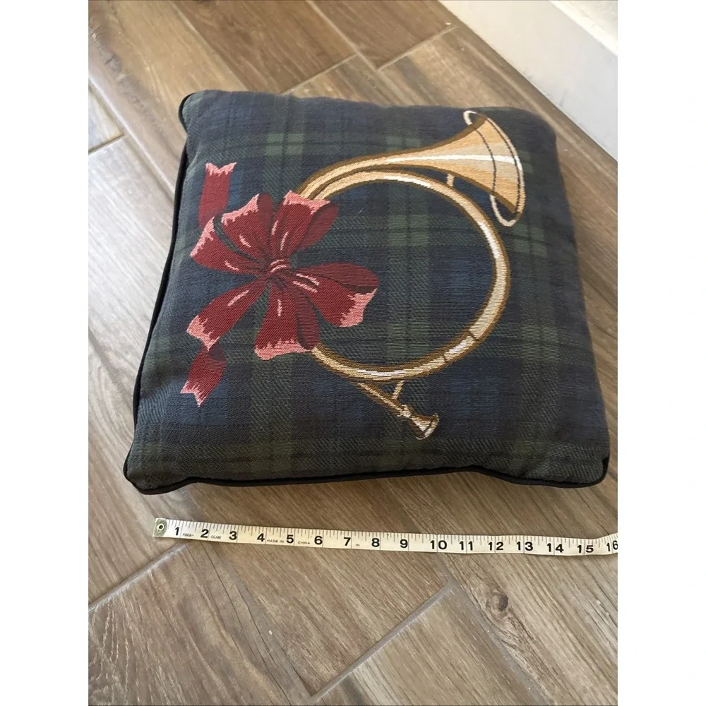Vintage‎ Christmas Pillow Hunt Horn & Holly, 16
